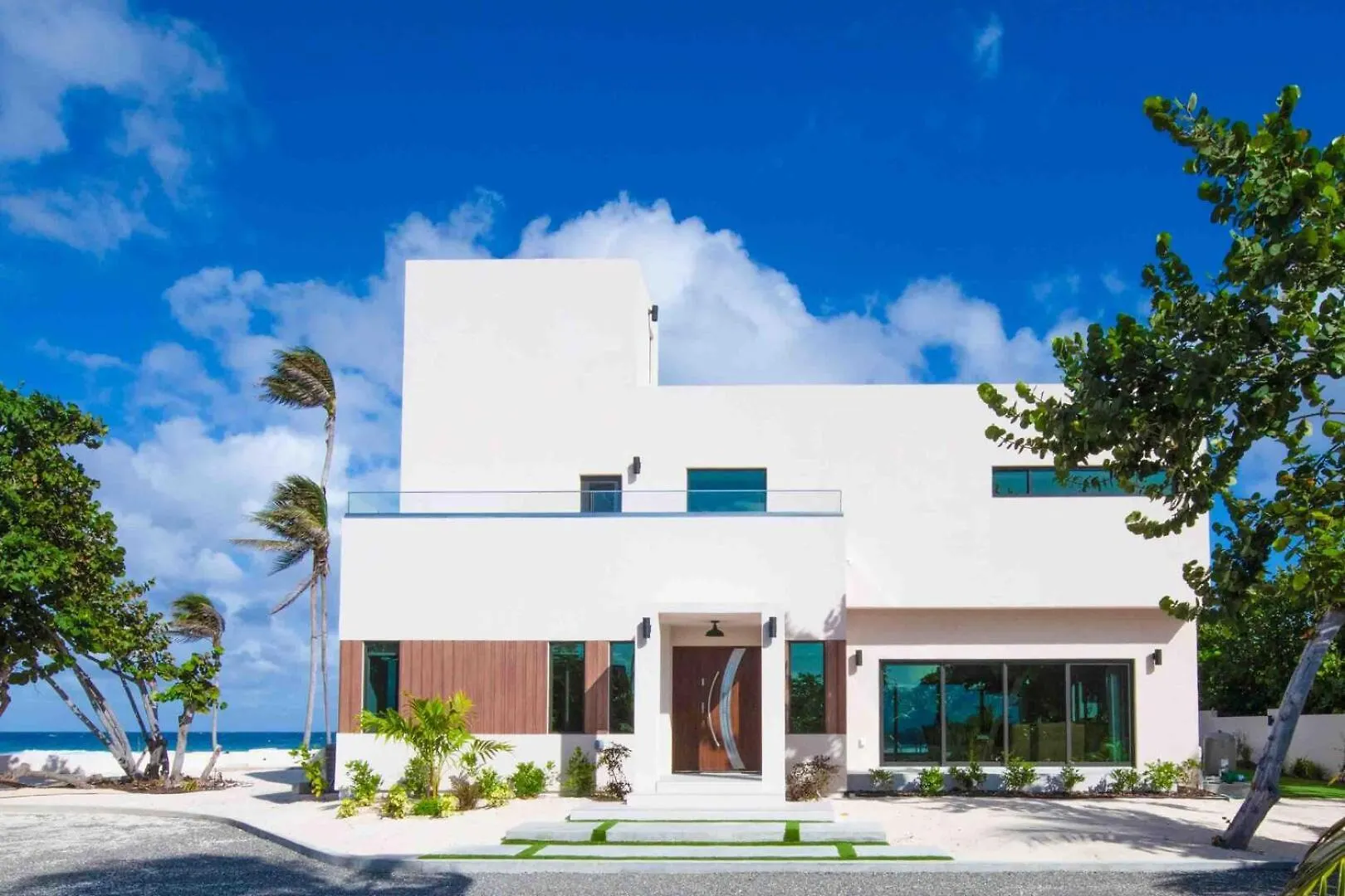 Villa Halcyon Point - Brand New Beach House With Pool, Hot Tub, And Tanning Terrace Old Man Bay