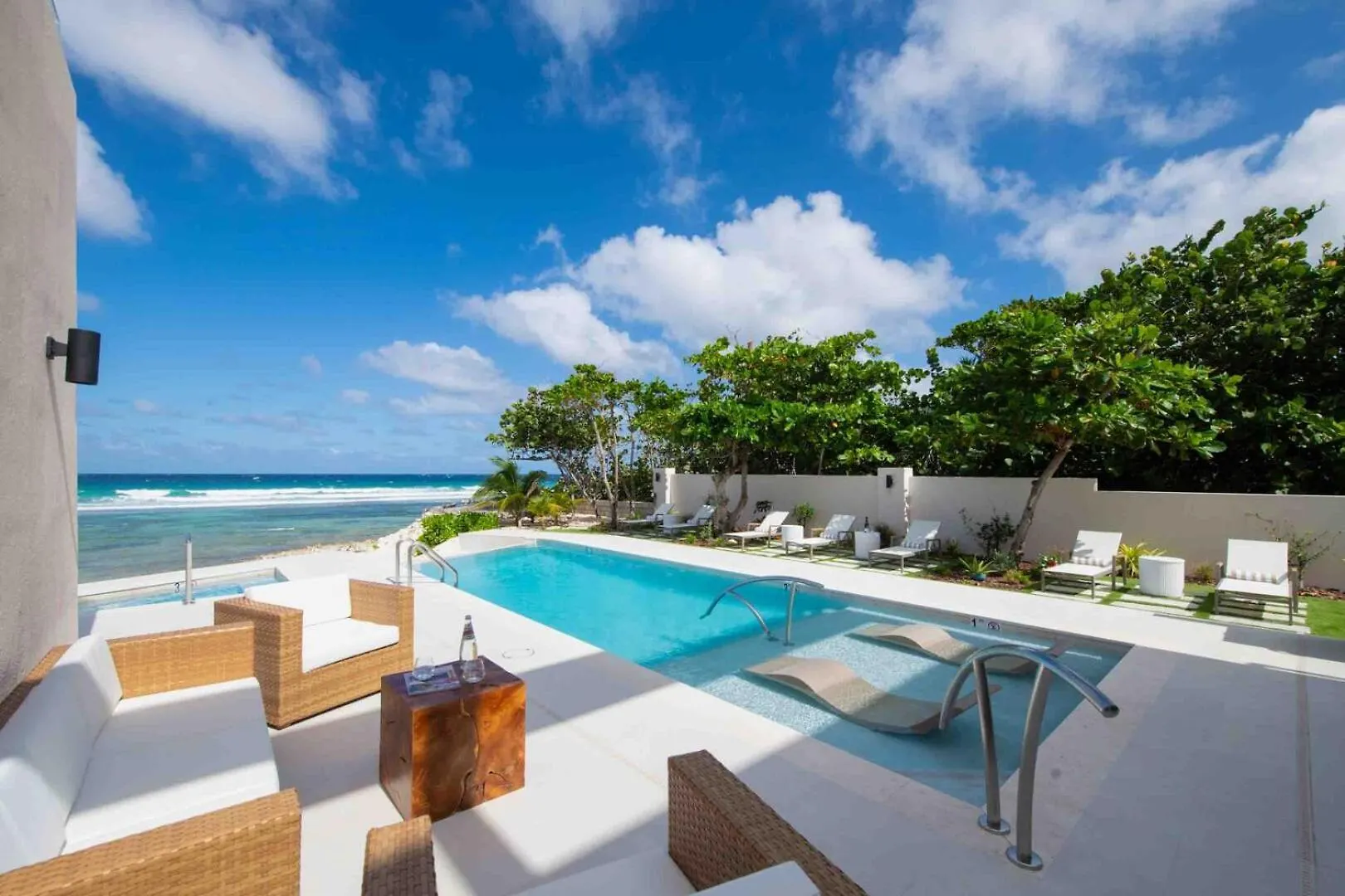 Villa Halcyon Point - Brand New Beach House With Pool, Hot Tub, And Tanning Terrace Old Man Bay