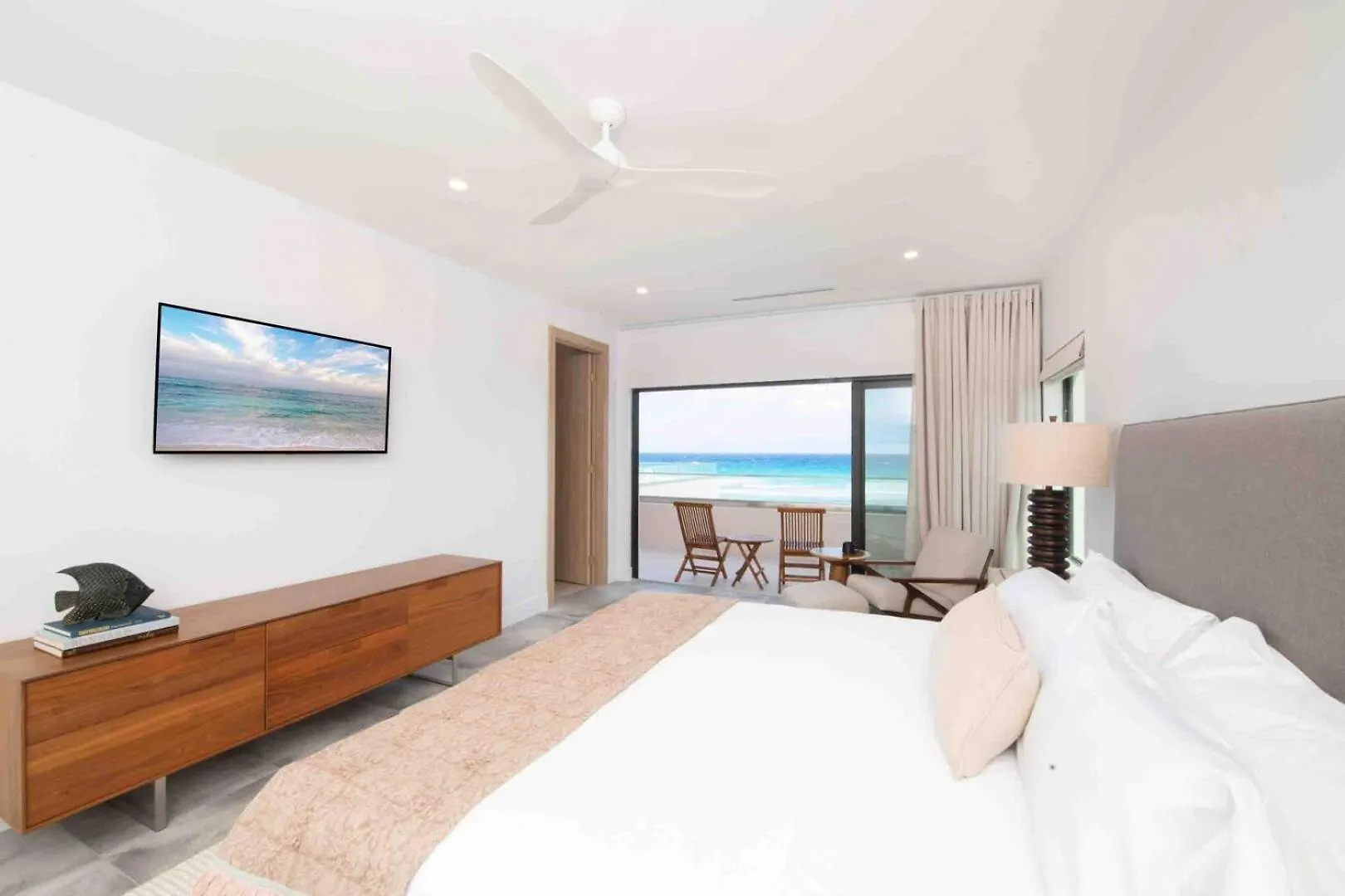 Villa Halcyon Point - Brand New Beach House With Pool, Hot Tub, And Tanning Terrace Old Man Bay