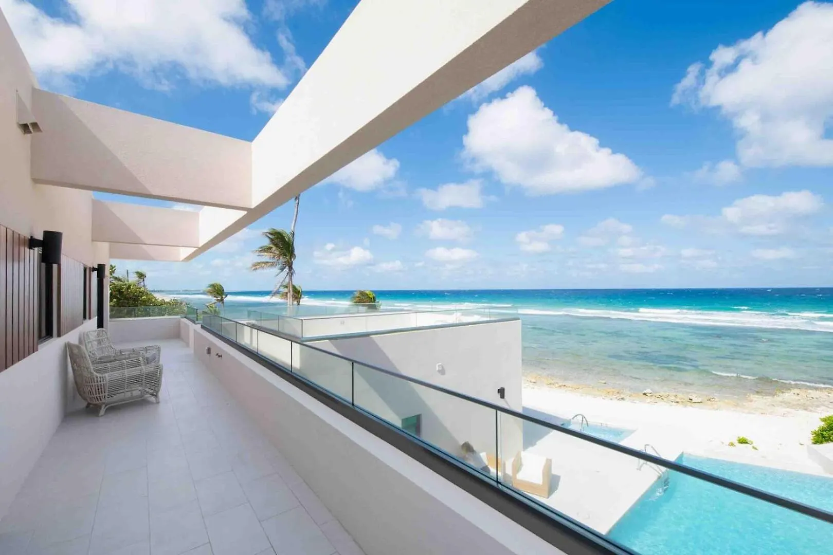 Halcyon Point - Brand New Beach House With Pool, Hot Tub, And Tanning Terrace Old Man Bay 0*,  Isole Cayman