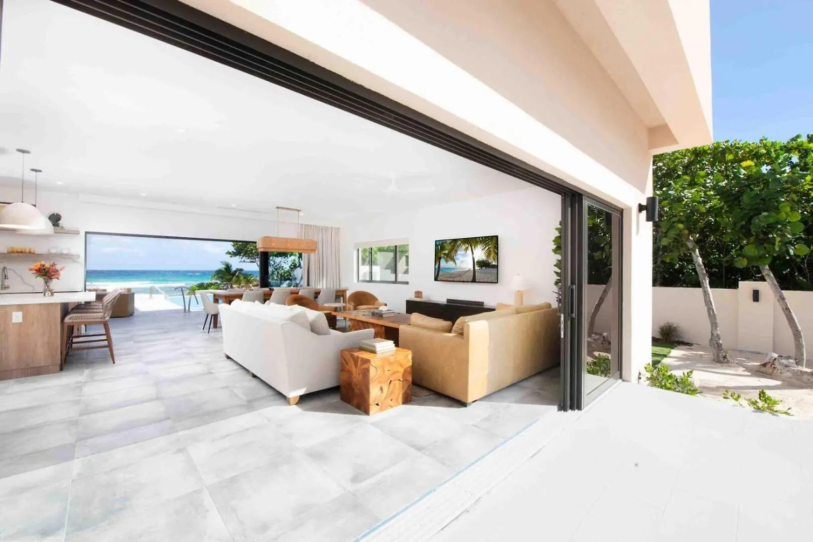 Halcyon Point - Brand New Beach House With Pool, Hot Tub, And Tanning Terrace Old Man Bay 别墅